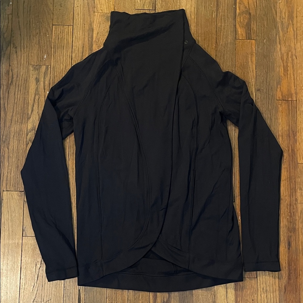 Lululemon Black Rulu Rally Wrap size 6